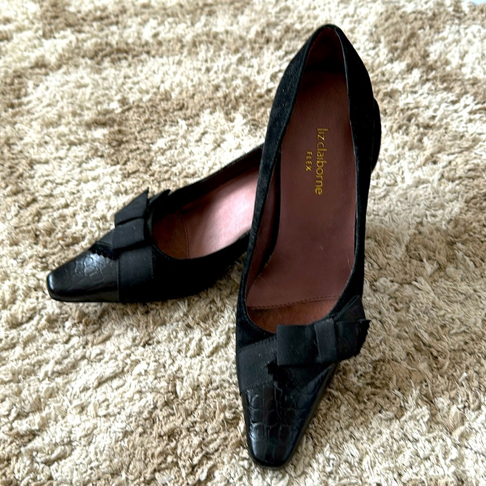 Liz clanourne size 7 black kitten pump